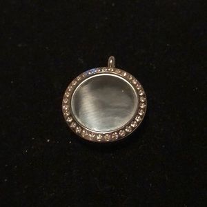 Origami Owl hinged living locket 1” diameter